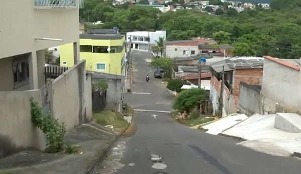 Werliane Ferreira Meira estava guiando a moto que tombou em Jardim Bela Vista, na Serra