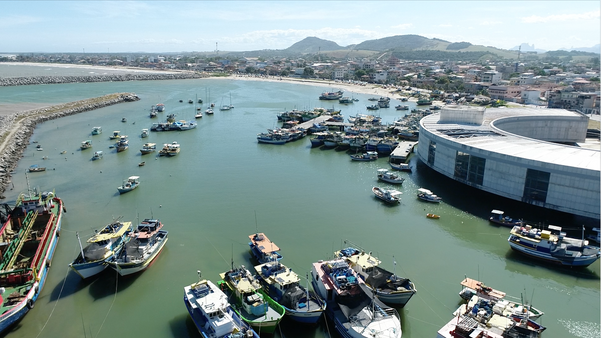 Carpintaria naval é profissão de gerações e que ajuda a economia da pesca no ES