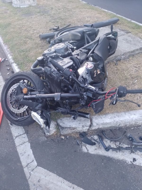 Acidente entre carro e moto deixou delegado da PF ferido por Leitor | A Gazeta