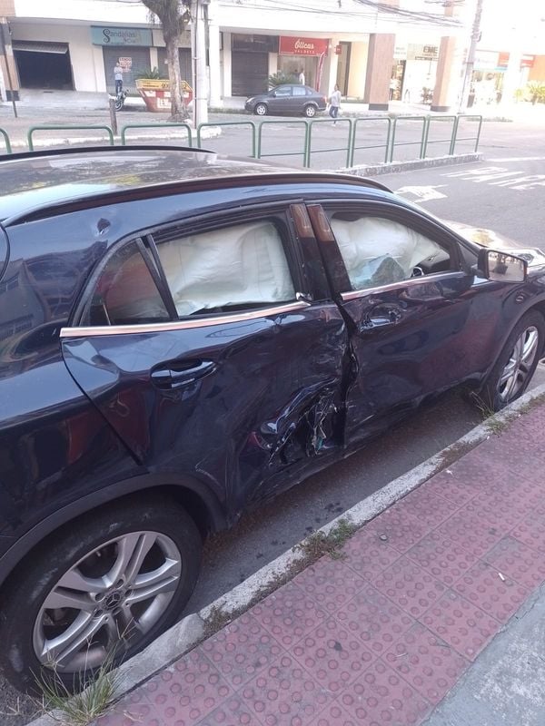 Acidente entre carro e moto deixou delegado da PF ferido por Leitor | A Gazeta