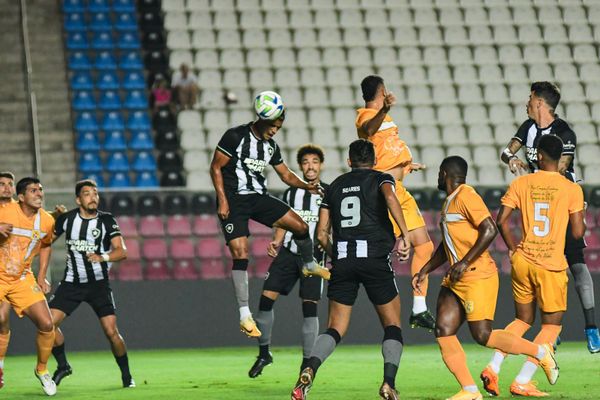 Botafogo vence o Brasiliense por 7 a 1 pela Copa do Brasil no Kleber Andrade por Vitor Jubini