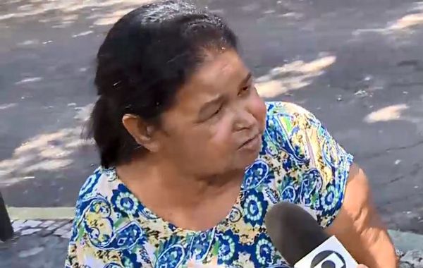 Moradores de São Benedito, em Vitória, reclamam de problemas no abastecimento de água