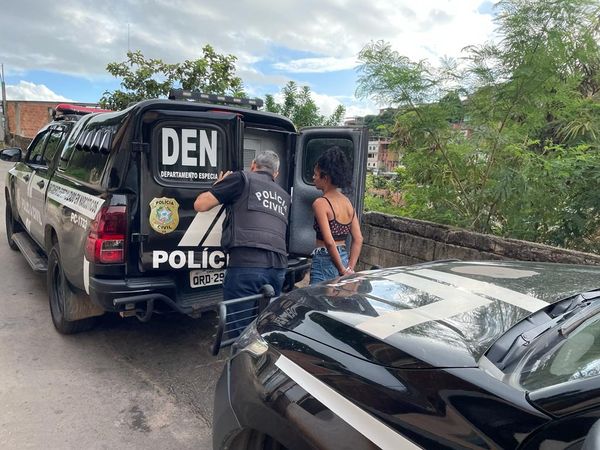 Ao todo, seis pessoas foram presas e um adolescente foi apreendido durante operação policial em Cachoeiro de Itapemirim por Divulgação \ PC