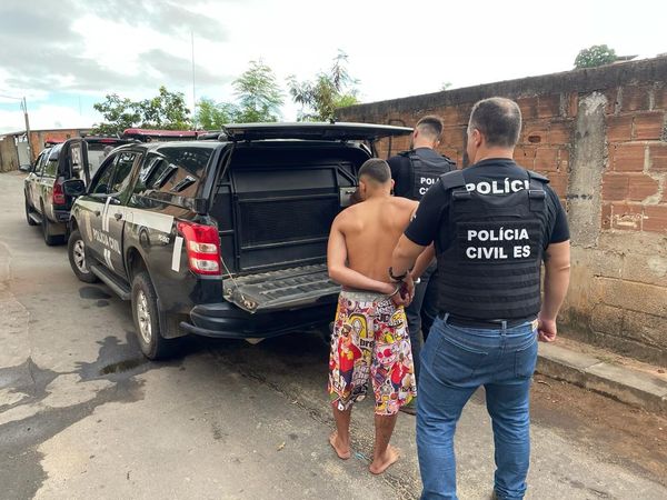 Ao todo, seis pessoas foram presas e um adolescente foi apreendido durante operação policial em Cachoeiro de Itapemirim por Divulgação \ PC