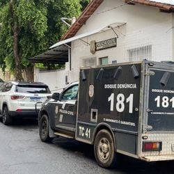 O caso aconteceu no fim da manhã deste sábado (24); a vítima não resistiu aos ferimentos e morreu no local
