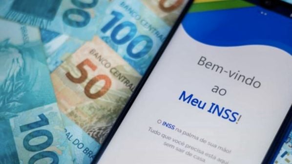 Antecipação não tem taxas nem juros e não afeta a margem de empréstimo consignado; objetivo é "socorrer" os beneficiários em momentos de "aperto"