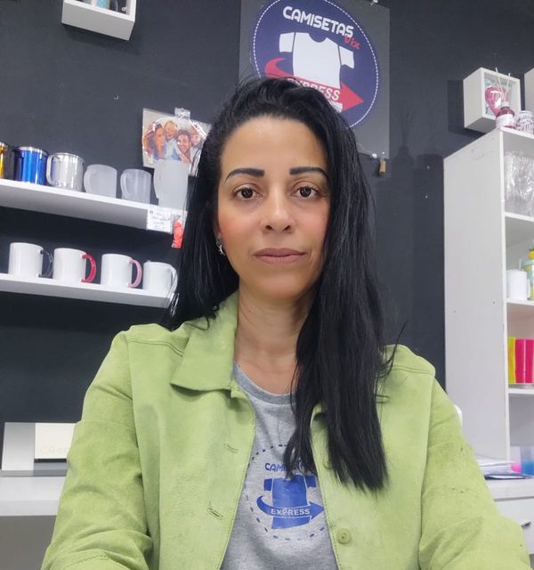 Jadna Pereira de Araújo D’Ávila trocou a confecção pelo marketing digital. Crédito: Acervo pessoal