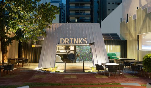 O aço já tem sido incorporado a projetos de decoração. Em especial, porque consegue imprimir imponência em casas, fachadas e empreendimentos de alto padrão