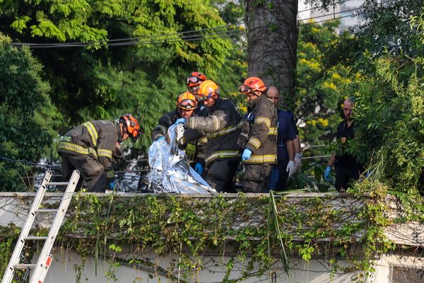 Aeronave caiu no bairro da Barra Funda, na zona oeste da capital