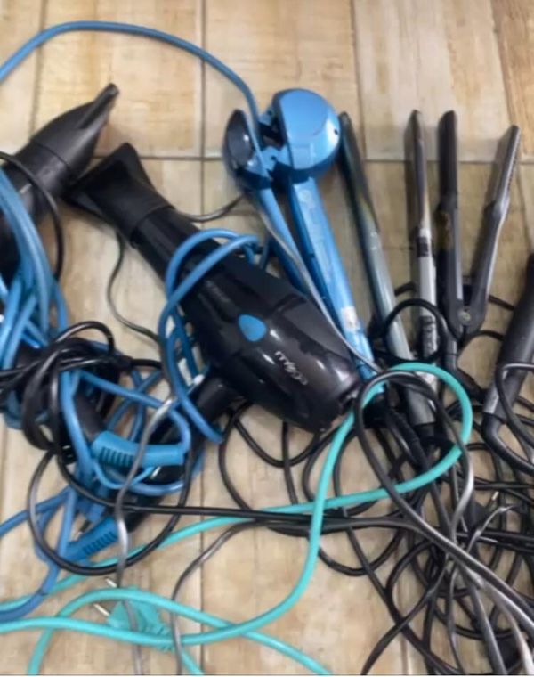 Diversos objetos e produtos de beleza avaliados em R$ 6 mil foram furtados por Divulgação \ PM e PC