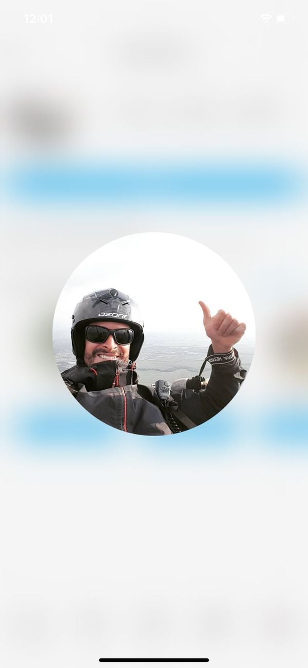Dan Morand, piloto de parapente suíço de 35 anos que faleceu em acidente em Castelo