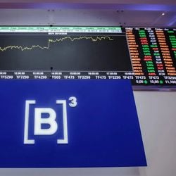Movimento, que contraria o pessimismo do início do ano, reflete uma combinação de fatores domésticos e internacionais que impulsionaram a força do mercado acionário brasileiro