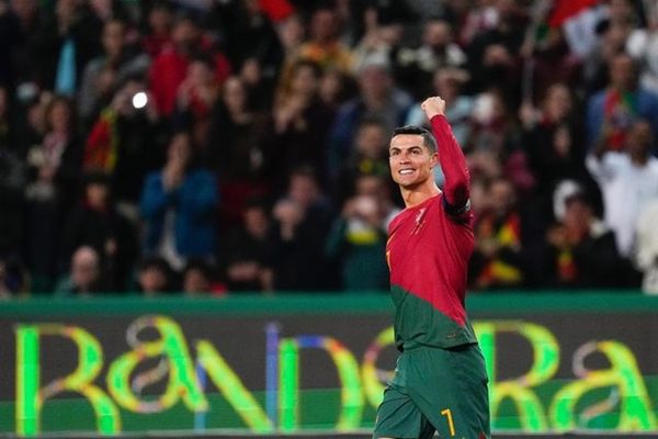 Cristiano marcou o 100º gol por Portugal na noite desta quinta-feira (25)
