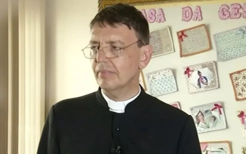Luiz Carlos Lodi da Cruz, da Diocese de Anápolis, acusou o médico de “matar criancinhas” e definiu o aborto como um “assassínio” nas redes sociais; caso ocorreu em São Mateus, em 2020