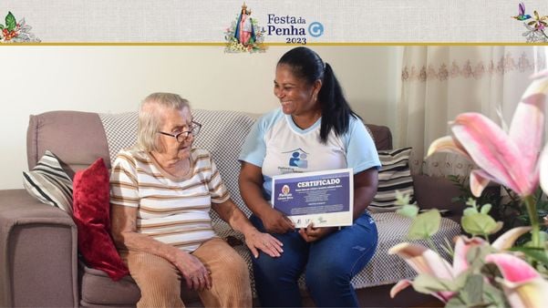 Adriana Nunes Pinto atua na pastoral do idoso em Vila Velha