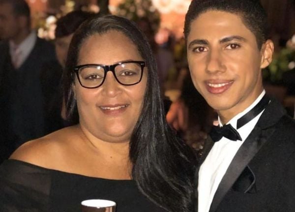 Tia comemorou com Aloísio a formatura em medicina