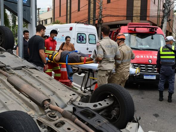 Acidente deixa um homem ferido na Reta da Penha, em Vitória por Fernando Madeira