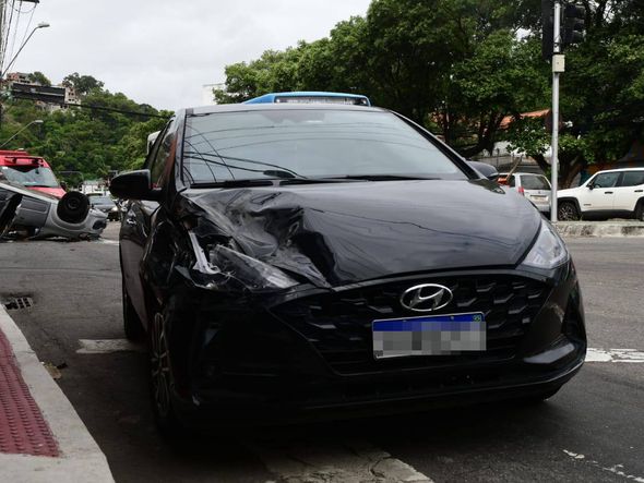 Acidente na Reta da Penha, em Vitória, deixa um pessoa ferida por Fernando Madeira
