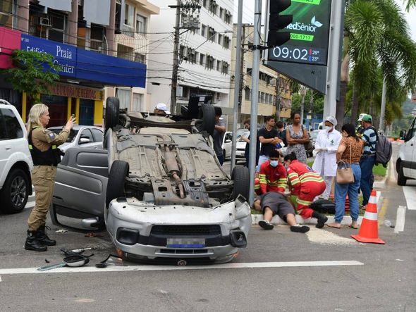 Acidente na Reta da Penha, em Vitória, deixa um pessoa ferida por Fernando Madeira
