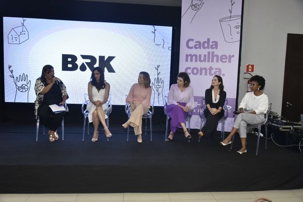 A roda de conversa contou com a participação de algumas mulheres capixabas influentes por @wallacehullfotografias