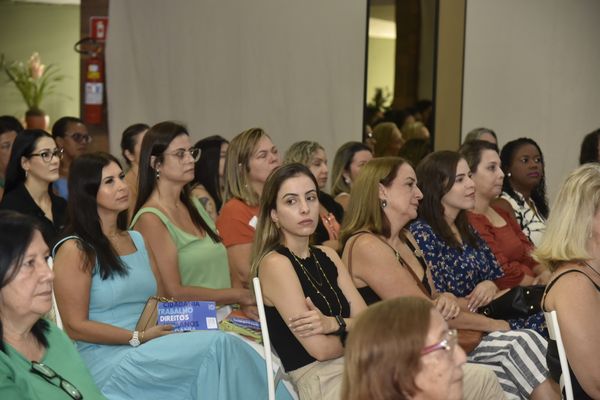 Diversas mulheres participaram do evento Todas Elas, em Cachoeiro de Itapemirim por @wallacehullfotografias