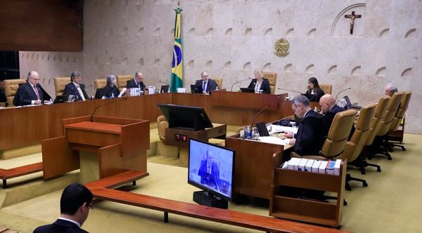 Ministros durante sessão no Supremo Tribunal Federal (STF)