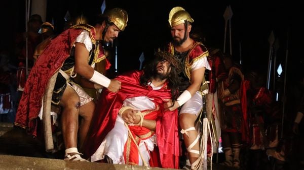 O tradicional Auto da Paixão de Cristo de Viana acontece nesta sexta (7)
