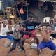Crianças de Uganda dançam música de Alemão do Forró