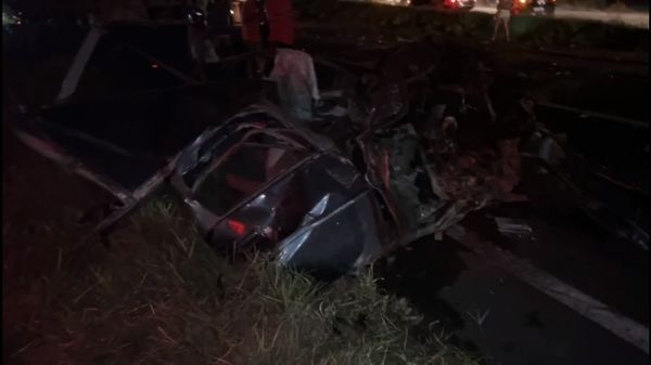 Carro conduzido por José Roberto ficou destruído em acidente em Linhares