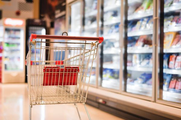 Rede de supermercados aposta em preços competitivos, união com os clientes e posicionamento estratégico das lojas