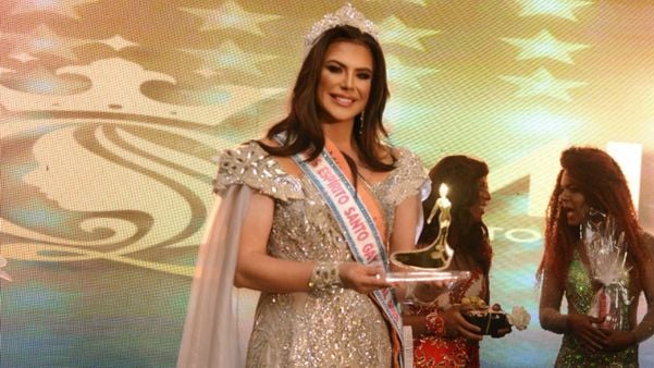Doutora pela UFMT, Muriel Lorensoni é a Miss Espírito Santo Gay 2023