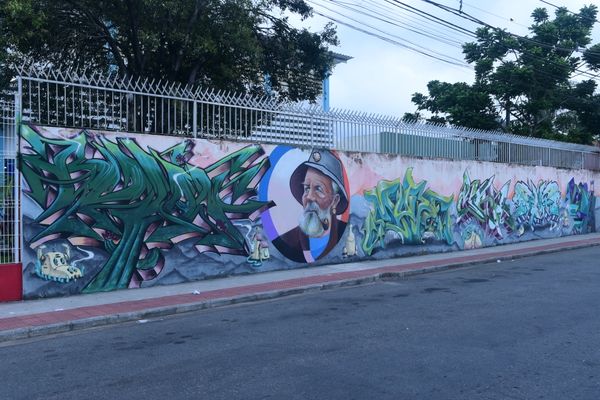 Artes realizadas em Feu Rosa, na Serra, pelos artistas participantes do projeto Origraffes 