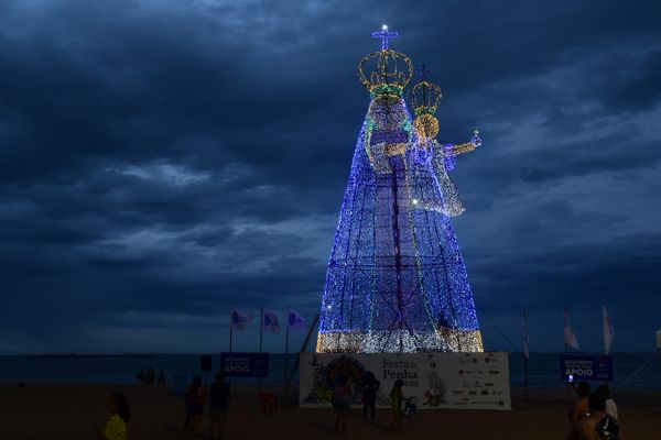 Imagem de Nossa Senhora ganha luzes e cores em Vila Velha por Carlos Alberto Silva