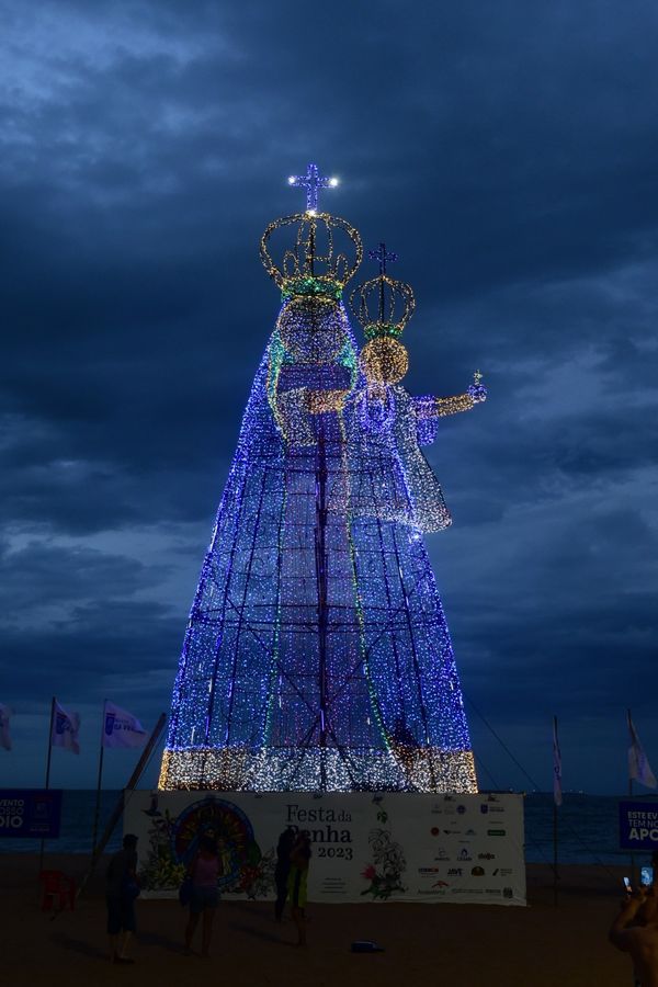 Imagem de Nossa Senhora ganha luzes e cores em Vila Velha por Carlos Alberto Silva