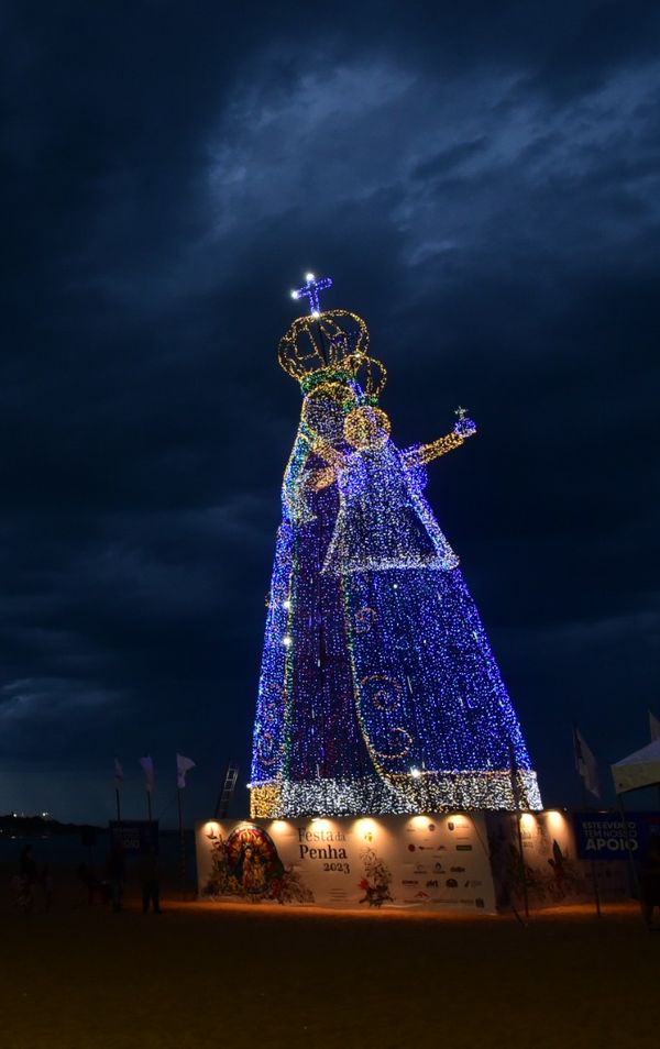 Imagem de Nossa Senhora ganha luzes e cores em Vila Velha por Carlos Alberto Silva