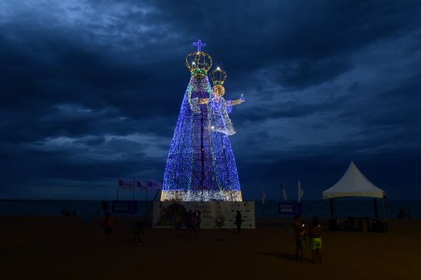 Imagem de Nossa Senhora ganha luzes e cores em Vila Velha por Carlos Alberto Silva
