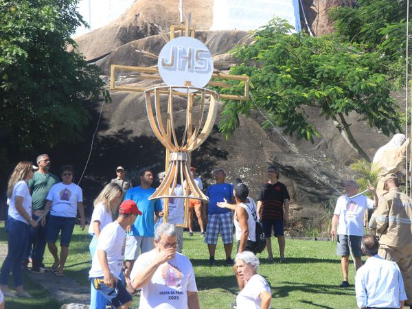 Terço Gigante é erguido no Convento da Penha por Divulgação / Fernando Ribeiro