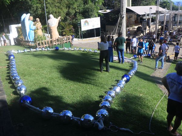 Terço Gigante é erguido no Convento da Penha por Divulgação / Fernando Ribeiro