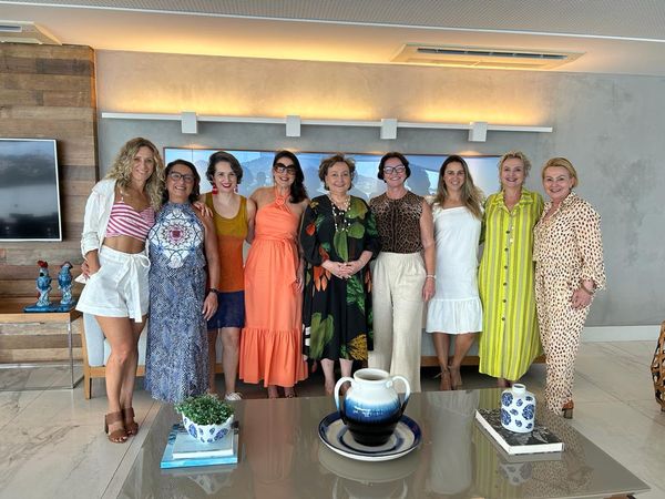 Ana Claudia Cardozo, Nazaré Neves, Marina Monteiro, Renata Rasseli, Margareth Dalcolmo, Eulália Chieppe, Tricia Navarro, Zanza Dalcolmo e Beth Dalcolmo