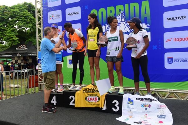 Premiação da 10ª Corrida da Penha, em Vila Velha por Carlos Alberto Silva