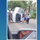 Imagem - Mulher fica ferida após carro capotar na Serra; veja vídeo