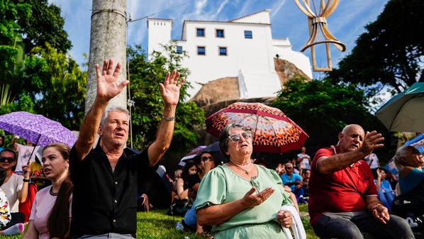 Mudança da tradicional celebração começa no dia 1° de dezembro; outras medidas foram anunciadas
