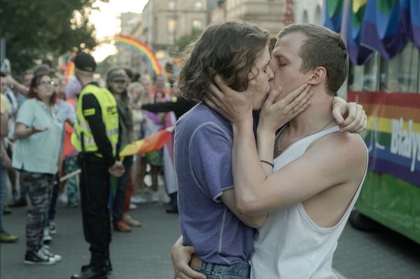 Amor em Tempos de Polarização, da Netflix, é horroroso