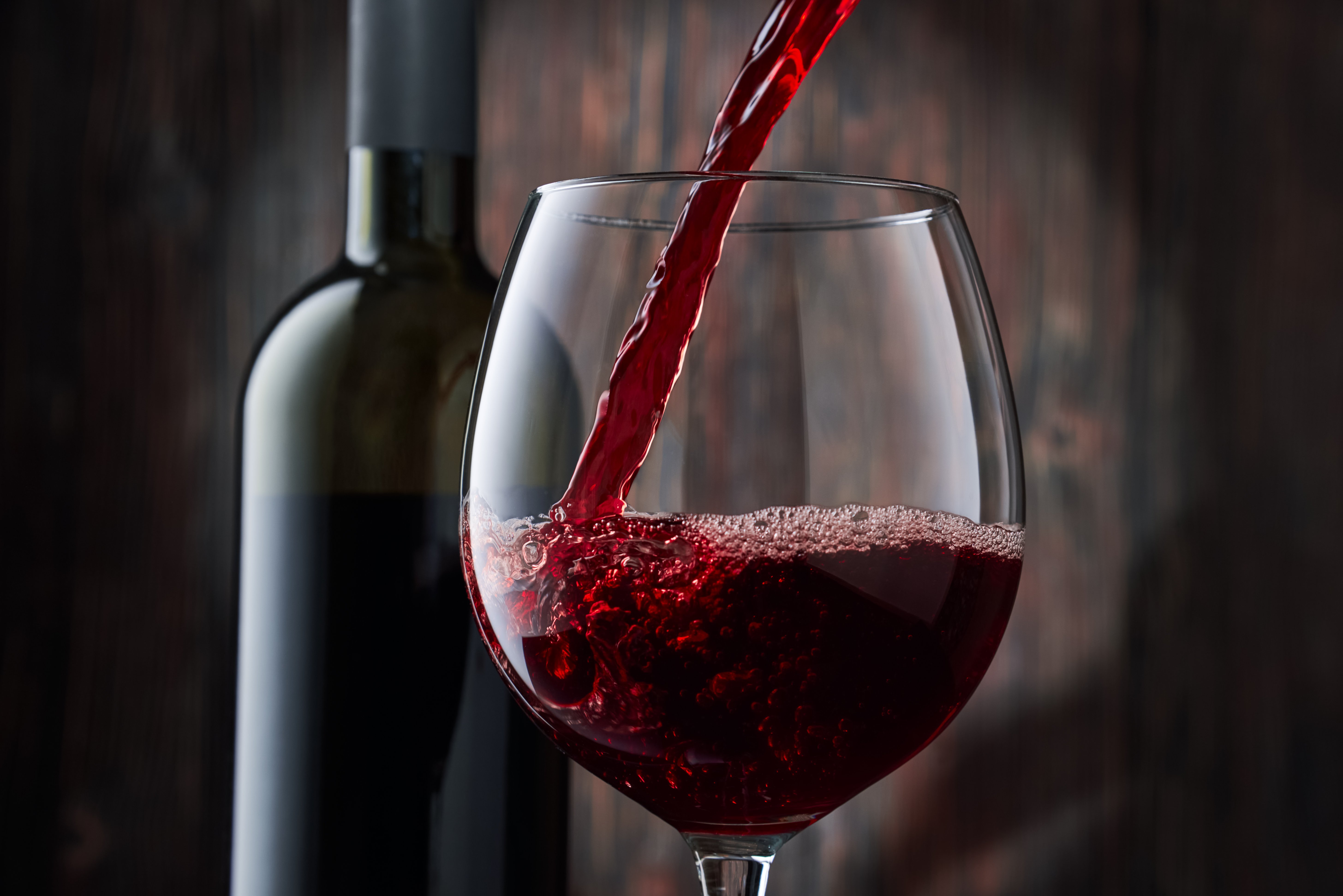 Mercado registra aumento na busca por esse tipo de bebida e vinícolas se preparam para ampliar oferta. Conheça 4 opções zero álcool