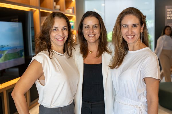 Claudia Melo, Juliana Goulart e Emilia Lopes