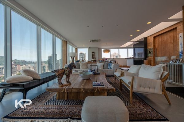 Cobertura triplex no Edifício Victor Hugo, na Praia do Canto, em Vitória por Kleverson Passos/Divulgação