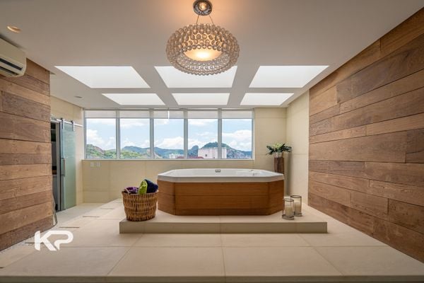 Cobertura triplex no Edifício Victor Hugo, na Praia do Canto, em Vitória por Kleverson Passos/Divulgação