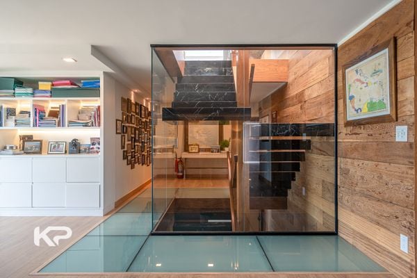 Cobertura triplex no Edifício Victor Hugo, na Praia do Canto, em Vitória por Kleverson Passos/Divulgação