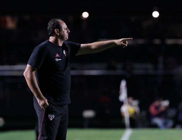 Rogério de Ceni tenta colocar o São Paulo nos eixos para conquistar resultados positivos