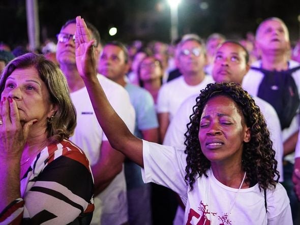 Fiéis acompanham missa na Catedral de Vitória antes da Romaria dos Homens por Vitor Jubini
